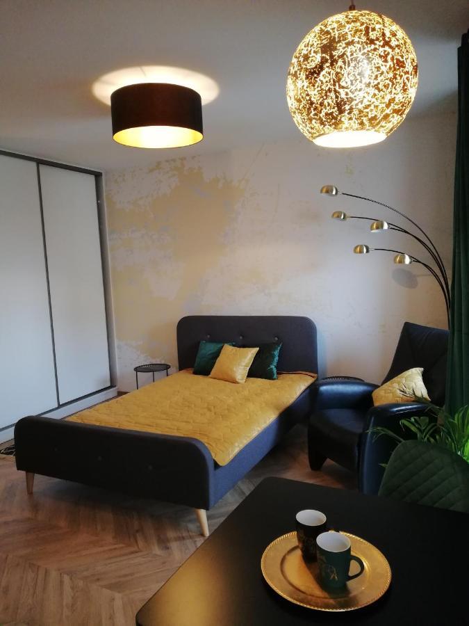 Gold Apartament Płock Buitenkant foto